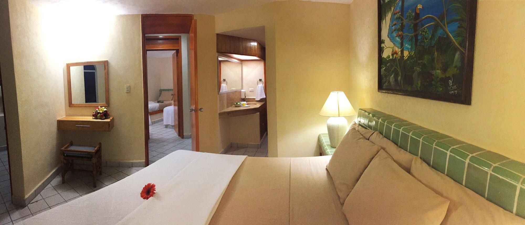 ホテル Coral Ixtapa イスタパ エクステリア 写真