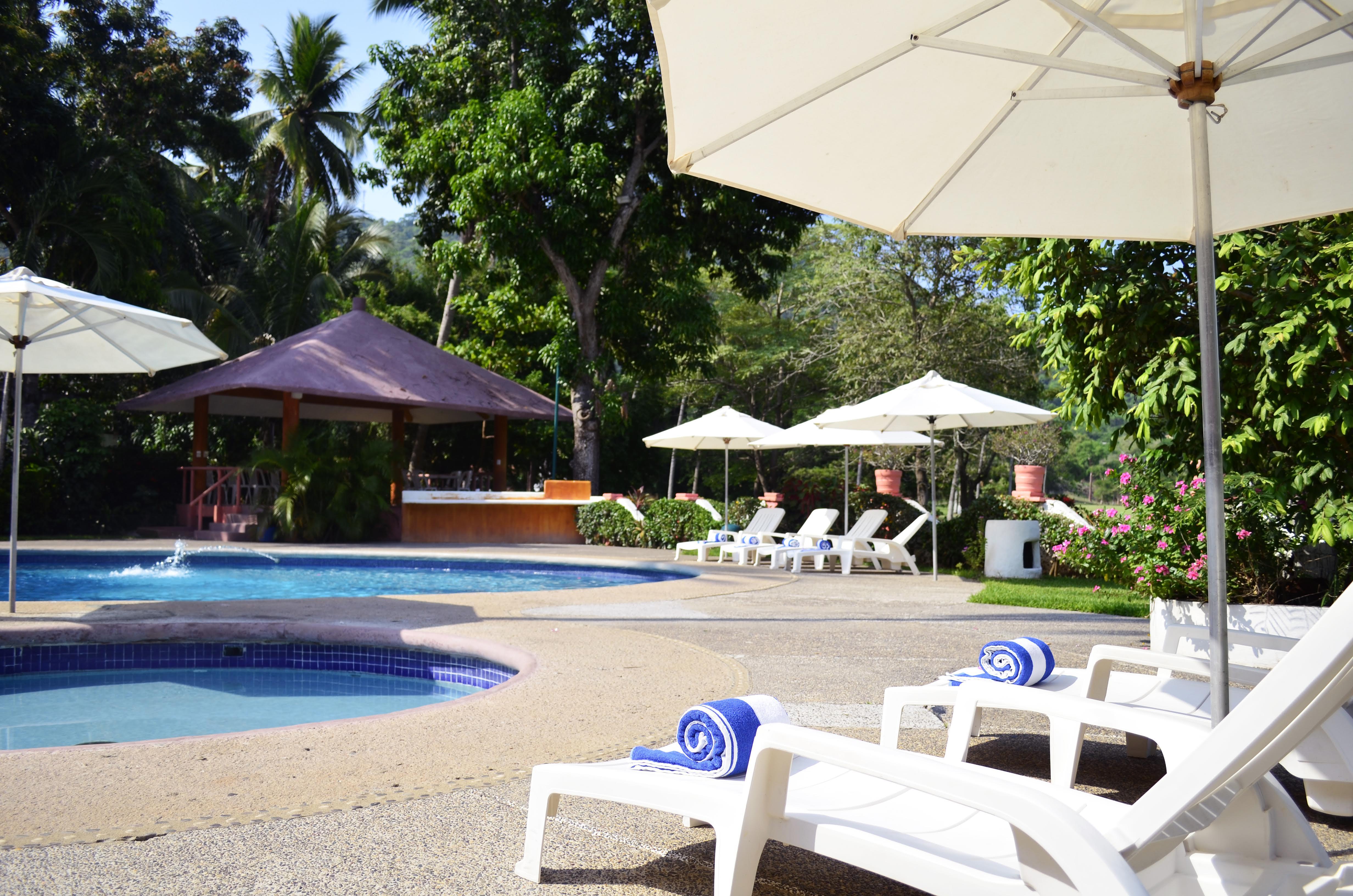 ホテル Coral Ixtapa イスタパ エクステリア 写真