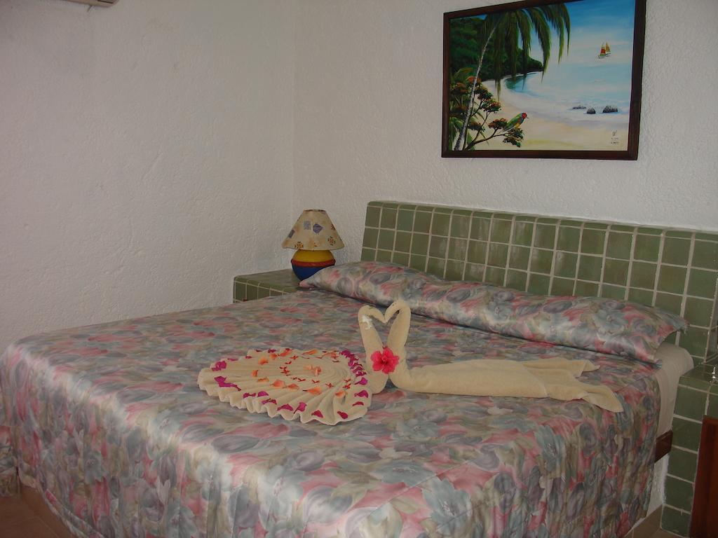 ホテル Coral Ixtapa イスタパ エクステリア 写真