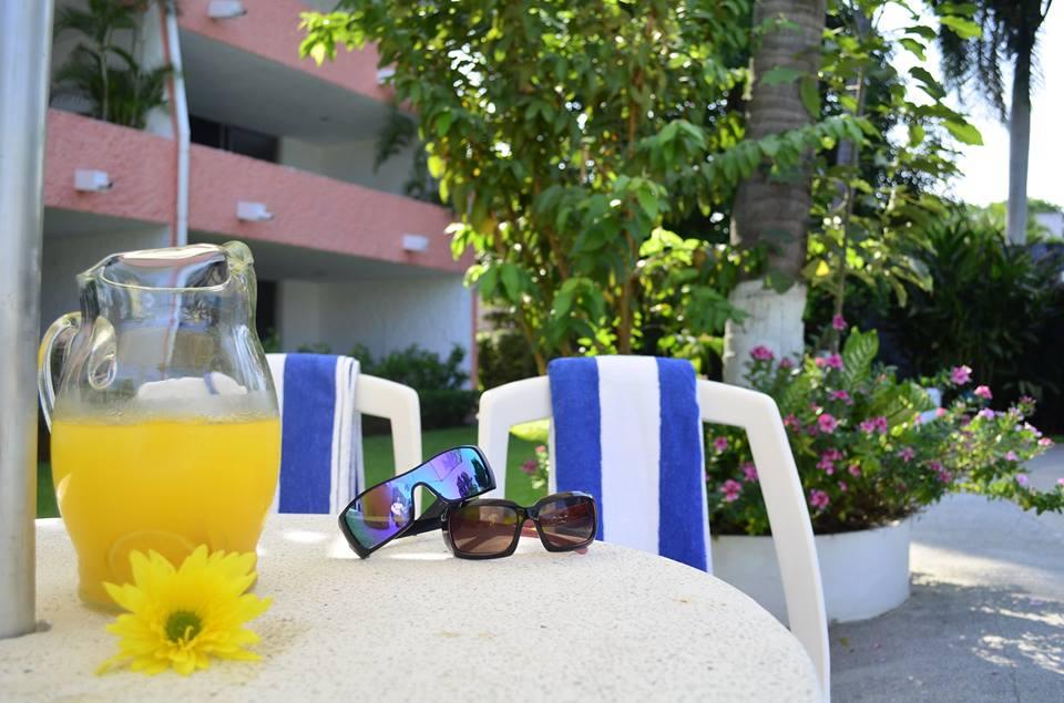 ホテル Coral Ixtapa イスタパ エクステリア 写真