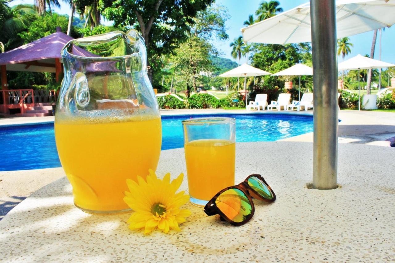 ホテル Coral Ixtapa イスタパ エクステリア 写真